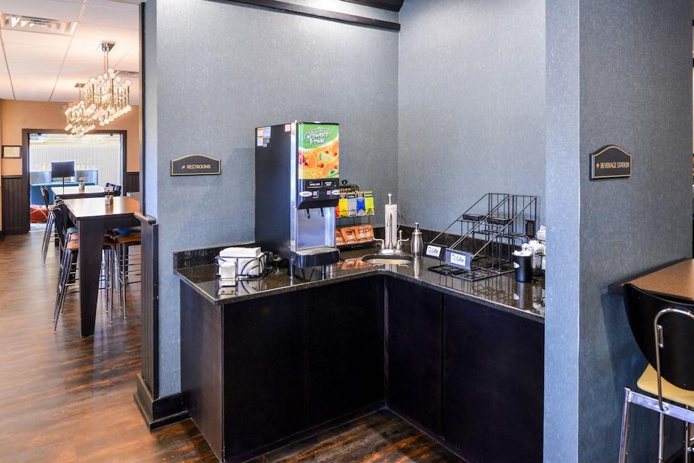 Best Western Plus Midwest Inn Omaha Exterior photo