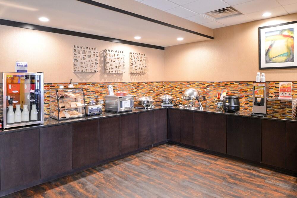 Best Western Plus Midwest Inn Omaha Exterior photo