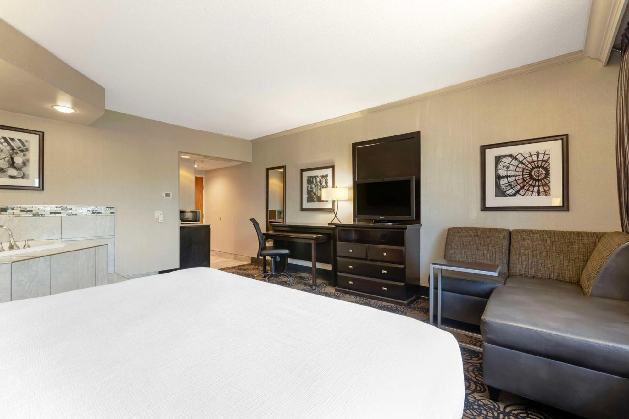 Best Western Plus Midwest Inn Omaha Exterior photo