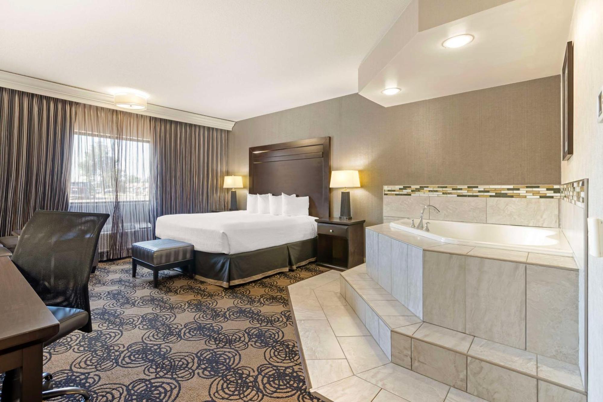 Best Western Plus Midwest Inn Omaha Exterior photo